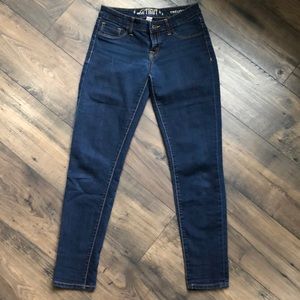 Skin tight refuge jeans